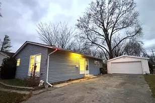 200 Butte Ln, Carpentersville, IL 60110 - Photo 1