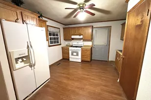 200 Butte Ln, Carpentersville, IL 60110 - Photo 3