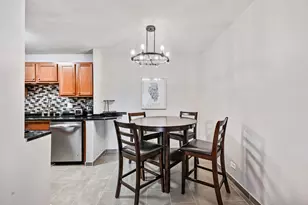 14A Kingery Quarter, Willowbrook, IL 60527 - Photo 7