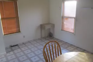 1517 Pine St, Ottawa, IL 61350 - Photo 3