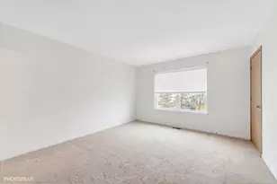 1327 E Fox Chase Dr, Round Lake Beach, IL 60073 - Photo 21