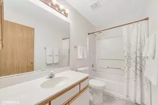 1327 E Fox Chase Dr, Round Lake Beach, IL 60073 - Photo 17