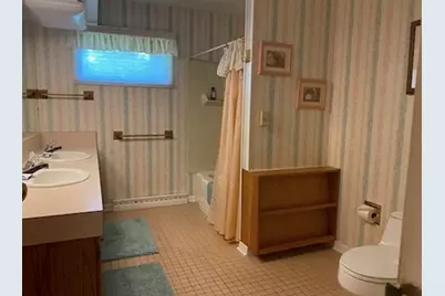 9 Orchard Drive, Charleston, IL 61920 - Photo 5