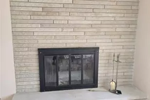 9 Orchard Dr, Charleston, IL 61920 - Photo 9