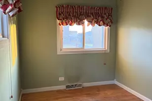 655 W Comstock Ave, Elmhurst, IL 60126 - Photo 3