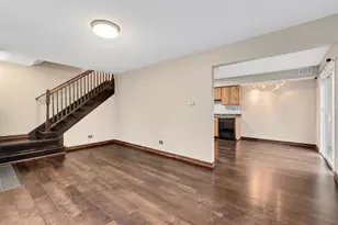 1955 Liberty Pl, Hoffman Estates, IL 60169 - Photo 5