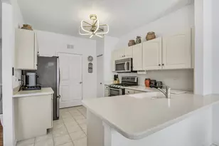 2054 Carillon Dr, Grayslake, IL 60030 - Photo 13