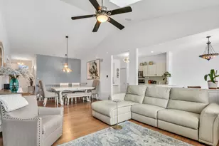 2054 Carillon Dr, Grayslake, IL 60030 - Photo 11