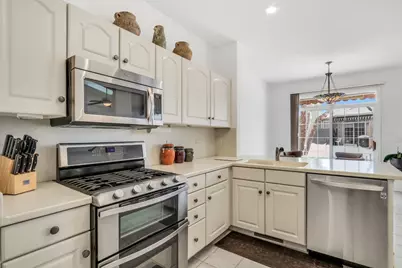 2054 Carillon Drive, Grayslake, IL 60030 - Photo 15