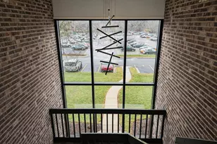 1462 Stonebridge Cir, Wheaton, IL 60189 - Photo 3