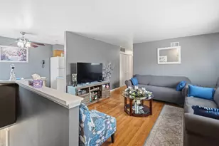 1332 Alpine Ct, Wheeling, IL 60090 - Photo 5