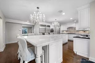 162 Greenfield Dr, Bloomingdale, IL 60108 - Photo 7