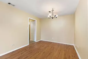 111 Acacia Dr, Indian Head Park, IL 60525 - Photo 9