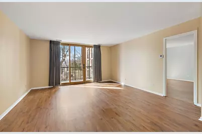 111 Acacia Drive #210, Indian Head Park, IL 60525 - Photo 3