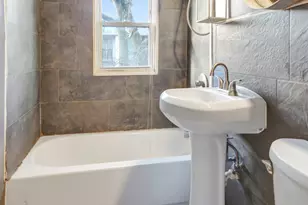 829 E 48th St, Chicago, IL 60615 - Photo 7