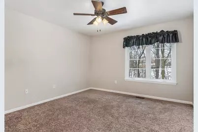 688 Fox Hollow, Dekalb, IL 60115 - Photo 17