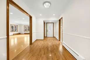 17W120 Woodland Ave, Bensenville, IL 60106 - Photo 5