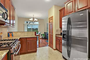 2840 Cattail Ct, Wauconda, IL 60084 - Photo 11