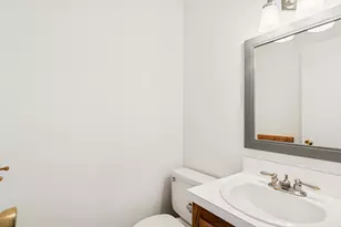825 Country Club Dr, Libertyville, IL 60048 - Photo 11