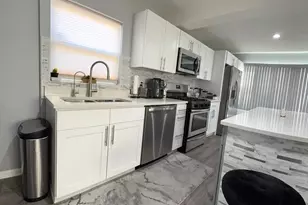 8001 N Elmore St, Niles, IL 60714 - Photo 15