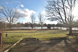 1625 College Green Dr, Elgin, IL 60123 - Photo 19