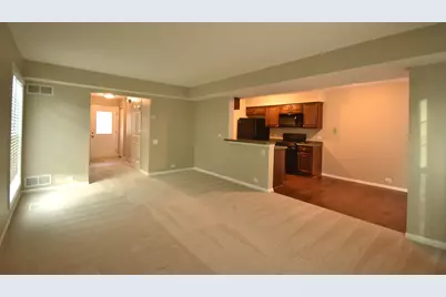 1625 College Green Drive, Elgin, IL 60123 - Photo 5