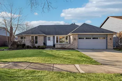 2010 N Oak Wood Drive, Arlington Heights, IL 60004 - Photo 1