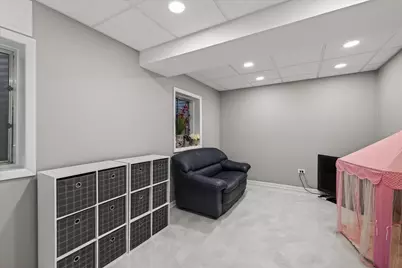 2010 N Oak Wood Drive, Arlington Heights, IL 60004 - Photo 23