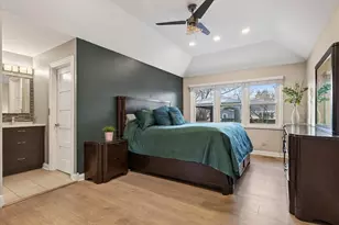 2010 N Oak Wood Dr, Arlington Heights, IL 60004 - Photo 13