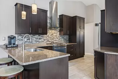 2010 N Oak Wood Drive, Arlington Heights, IL 60004 - Photo 9