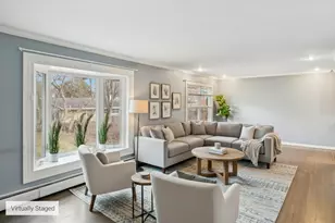 902 E Main St, Barrington, IL 60010 - Photo 3