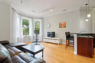 3734 N Clifton Ave, Chicago, IL 60613 - Photo 3