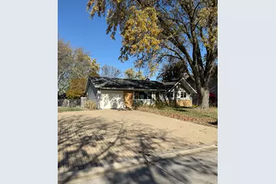 655 W Comstock Avenue, Elmhurst, IL 60126 - Photo 1