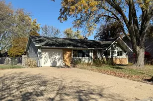 655 W Comstock Ave, Elmhurst, IL 60126 - Photo 1