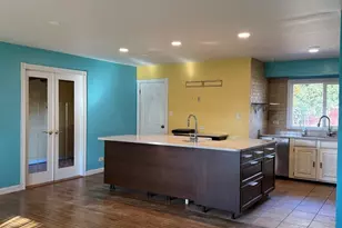 655 W Comstock Ave, Elmhurst, IL 60126 - Photo 5