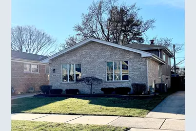 9218 S Albany Avenue, Evergreen Park, IL 60805 - Photo 1