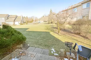 1037 Park Hill Cir, Aurora, IL 60502 - Photo 15