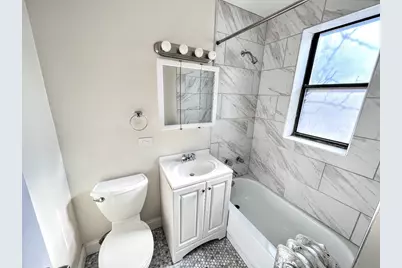 3933 N Clarendon Avenue #211, Chicago, IL 60613 - Photo 11