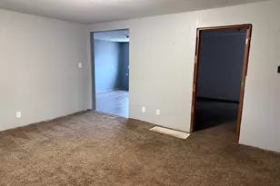 411 Jefferson St, Henry, IL 61537 - Photo 7