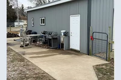 411 Jefferson Street, Henry, IL 61537 - Photo 15