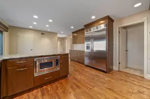 3926 Raintree Ln, Northbrook, IL 60062 - Photo 9