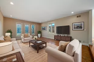 3926 Raintree Ln, Northbrook, IL 60062 - Photo 11