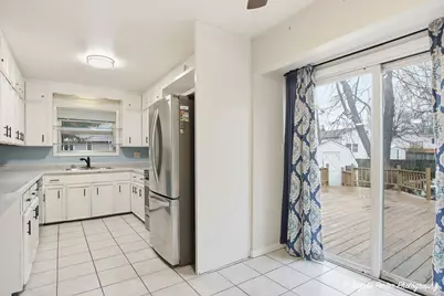 33639 N Greentree Road, Grayslake, IL 60030 - Photo 9