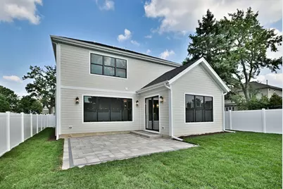 594 W Comstock Avenue, Elmhurst, IL 60126 - Photo 13