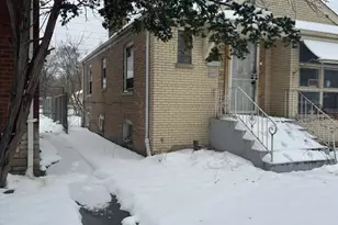 105 E 140th Ct, Riverdale, IL 60827 - Photo 3