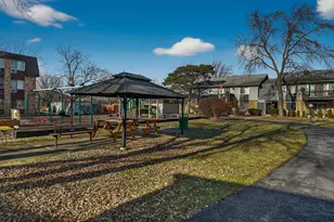 918 E Old Willow Rd, Prospect Heights, IL 60070 - Photo 23