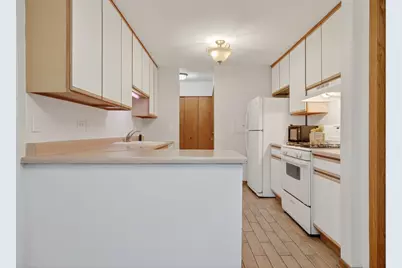 918 E Old Willow Road #103, Prospect Heights, IL 60070 - Photo 9