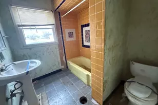 9254 S Calumet Ave, Chicago, IL 60619 - Photo 5