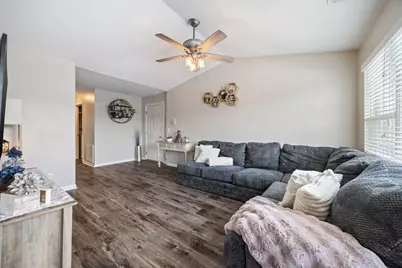 1281 N Red Oak Circle #3, Round Lake Beach, IL 60073 - Photo 3