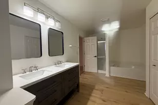 1015 Bayhill Ln, Shorewood, IL 60404 - Photo 9